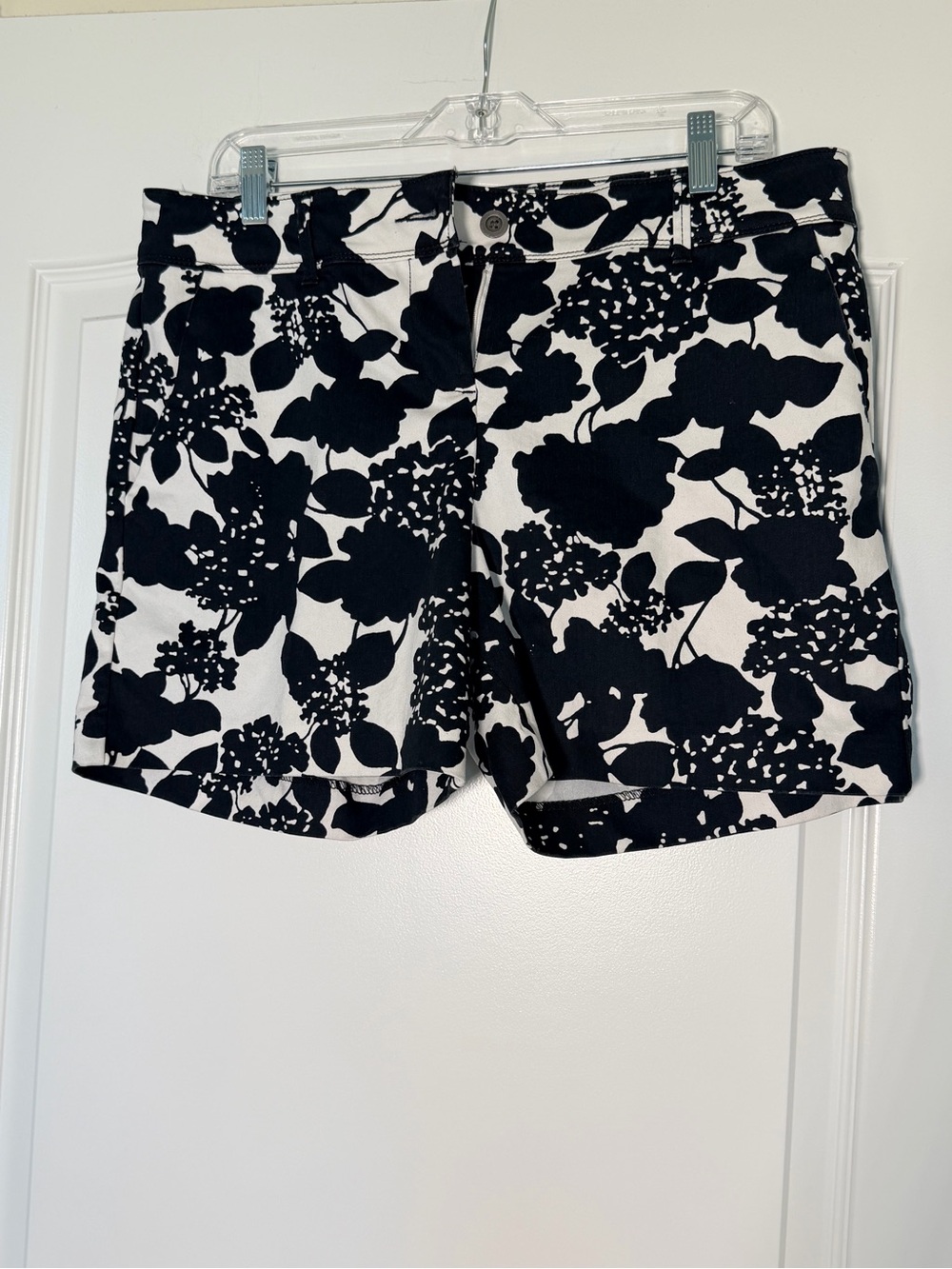 The Limited Black & White Floral Flat-Front Men's Shorts